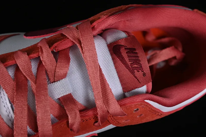 All Categories Nk SB Dunk Series Nk SB Dunk Low Low-top Sneakers Foreign Trade Version Nk SB Dunk Low Retro "Valentine's Day 2024" White Rose Red Valentine's Day SB Low-top Casual Sports Skateboard Shoes FQ7056-100